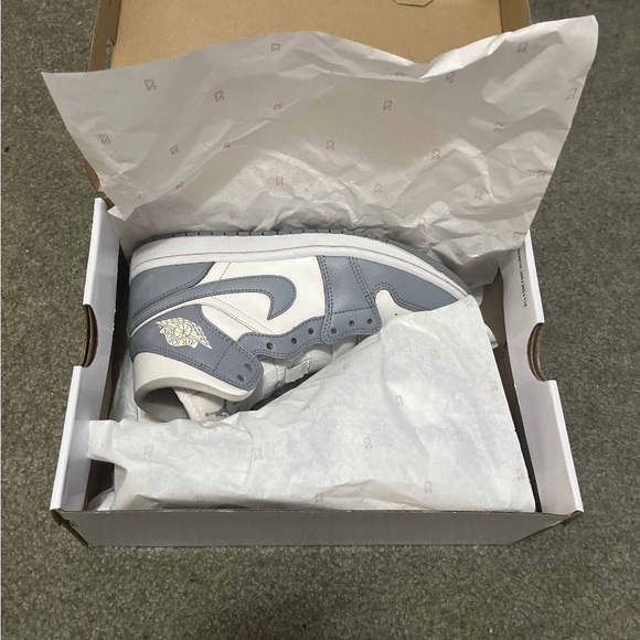 Jordan’s Stealth Grey Women’s Size 7 - Picture 7 of 7